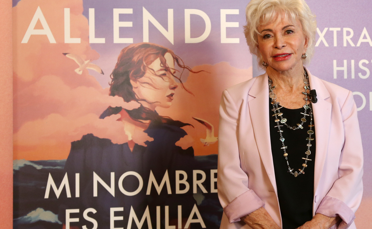 La escritora presentó 'Mi nombre es Emilia del Valle' (Cortesía: Plaza & Janés)