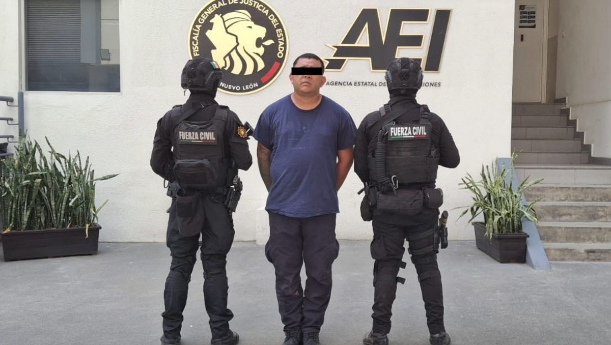 Iván “N”, de 37 años, portaba además 68 dosis de cristal, 40 dosis de cocaína en piedra y tres bolsas con marihuana. Foto: Especial