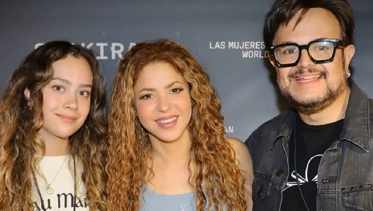 Aleks Syntek se defiende de críticas por foto con Shakira | Especial