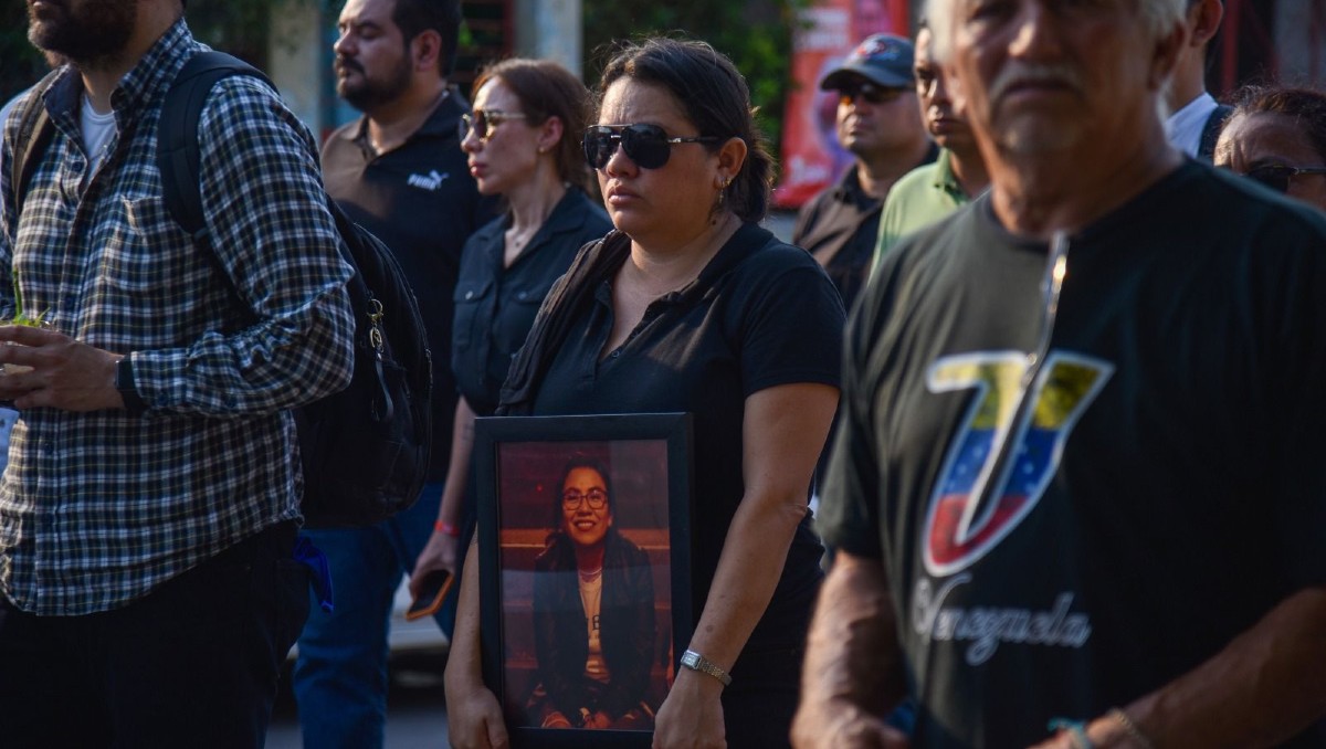 Asistentes del cortejo fúnebre exigieron justicia por la periodista | Especial