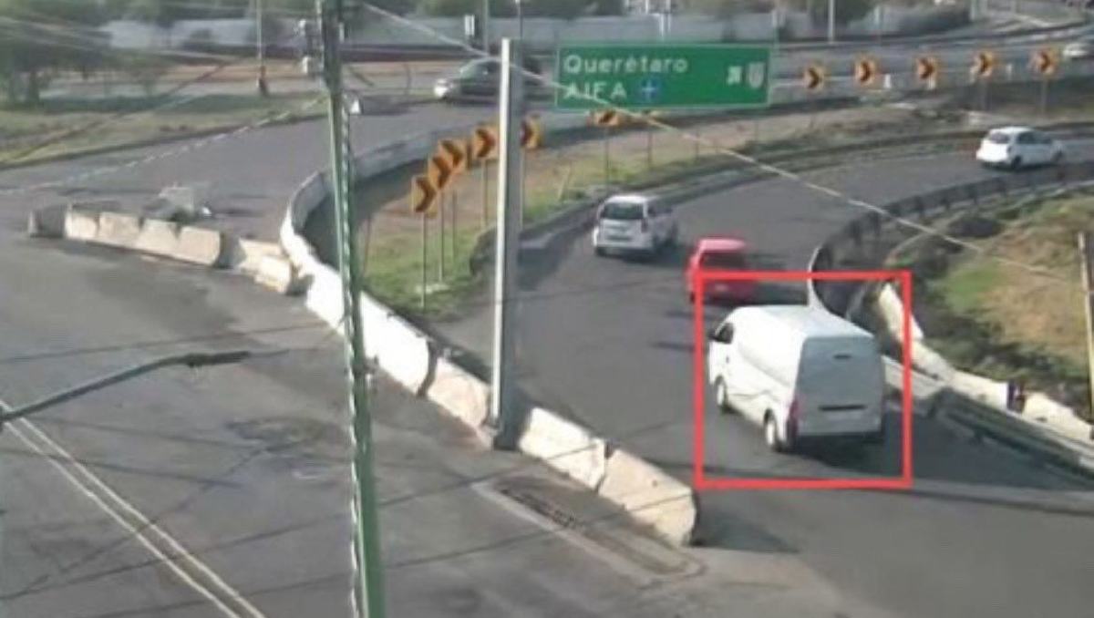 Camioneta ligada a asesinos de funcionarios es captada en dirección al AIFA