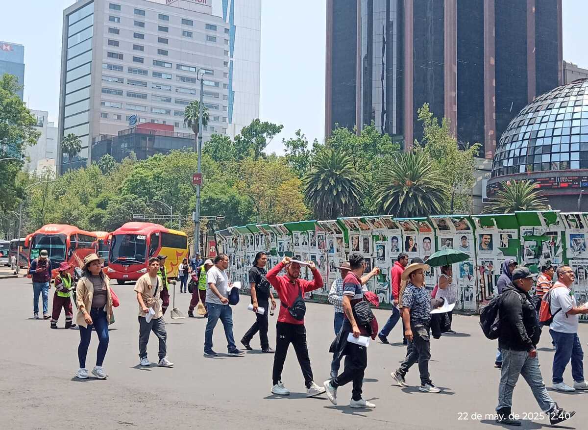 CNTE inicia marcha en Reforma hacia Gobernación. | Foto: César Velázquez