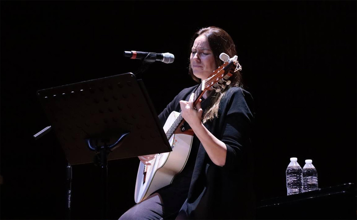 Lucía Sócam en concierto en el festival El Aleph. (Foto: Hiram del Prado | Cultura UNAM)