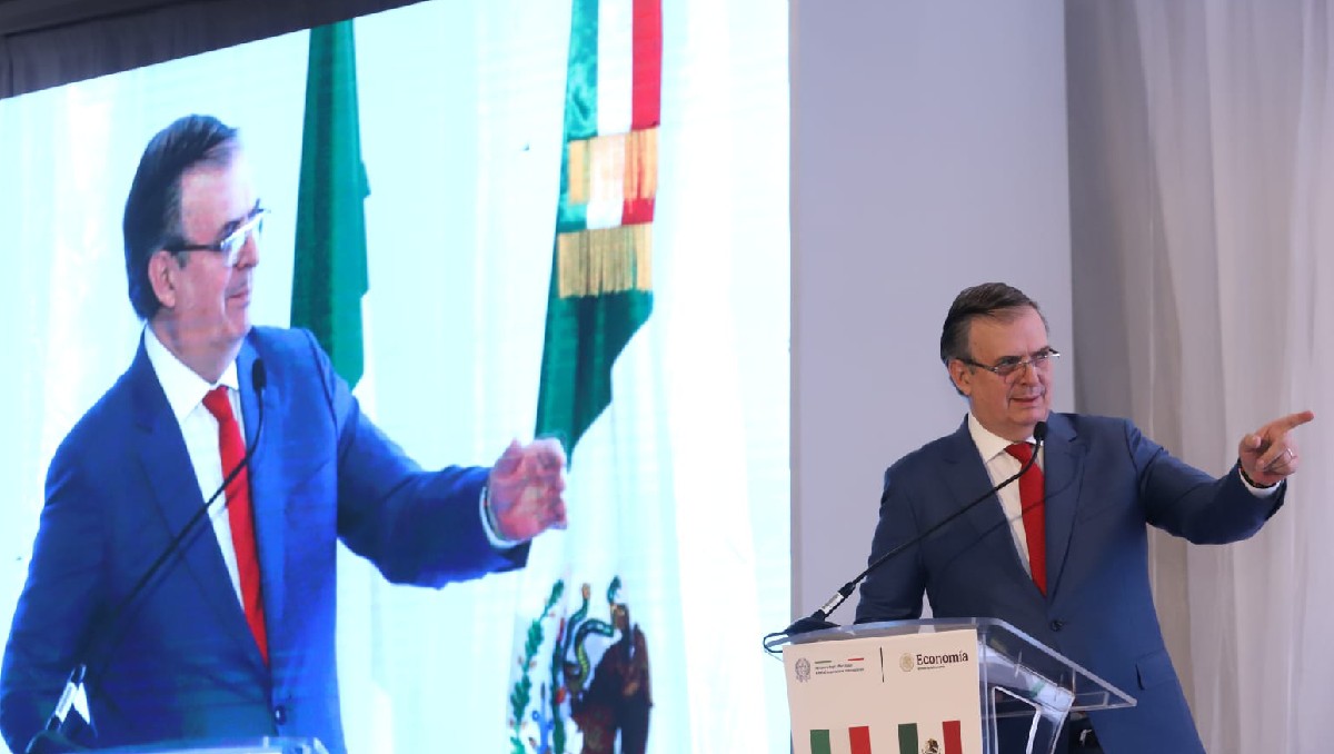 Marcelo Ebrard Casaubón, titular de la Economía, en la conferencia matutina de Sheinbaum Pardo. Foto: Jesús Quintanar
