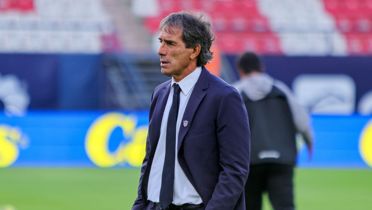 Pachuca se pronuncia tras la renuncia de Guillermo Almada como su director técnico (Imago7)