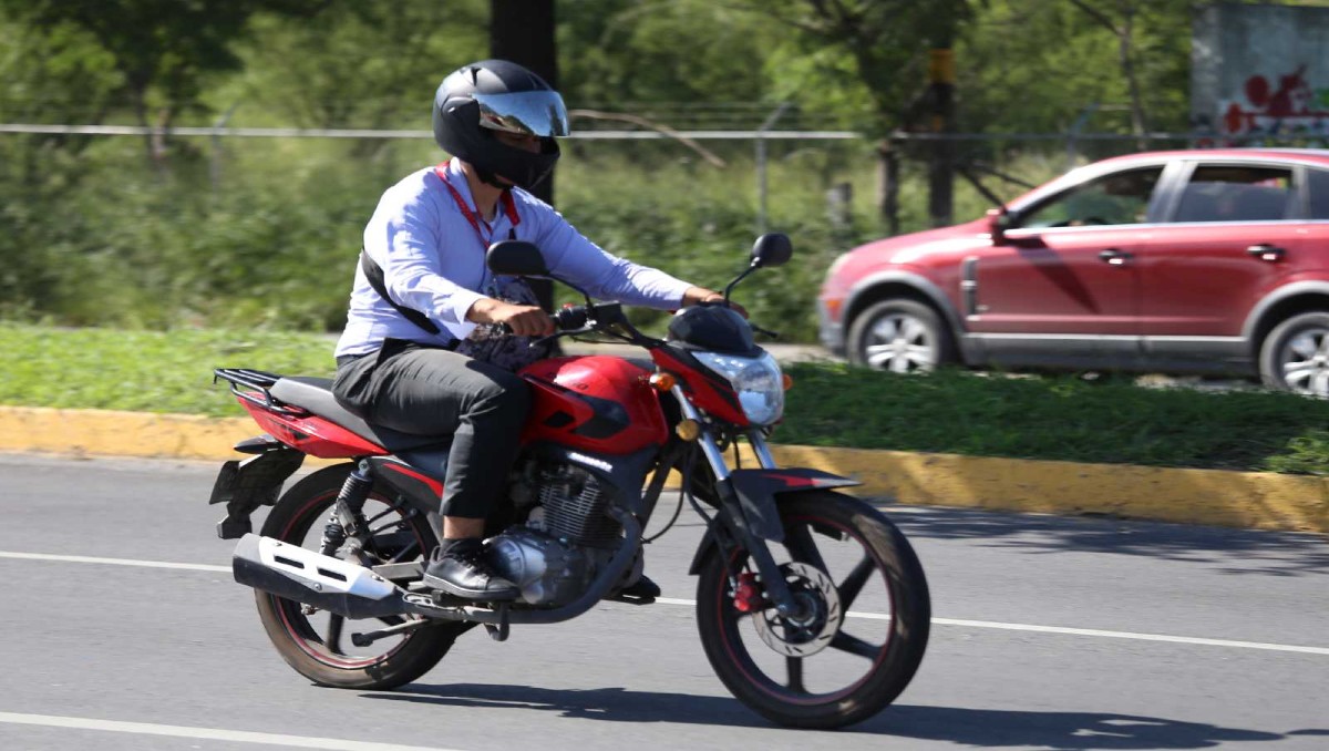Pese a los reglamentos, no existe una regulación eficaz para los motociclistas | Foto: Jorge López