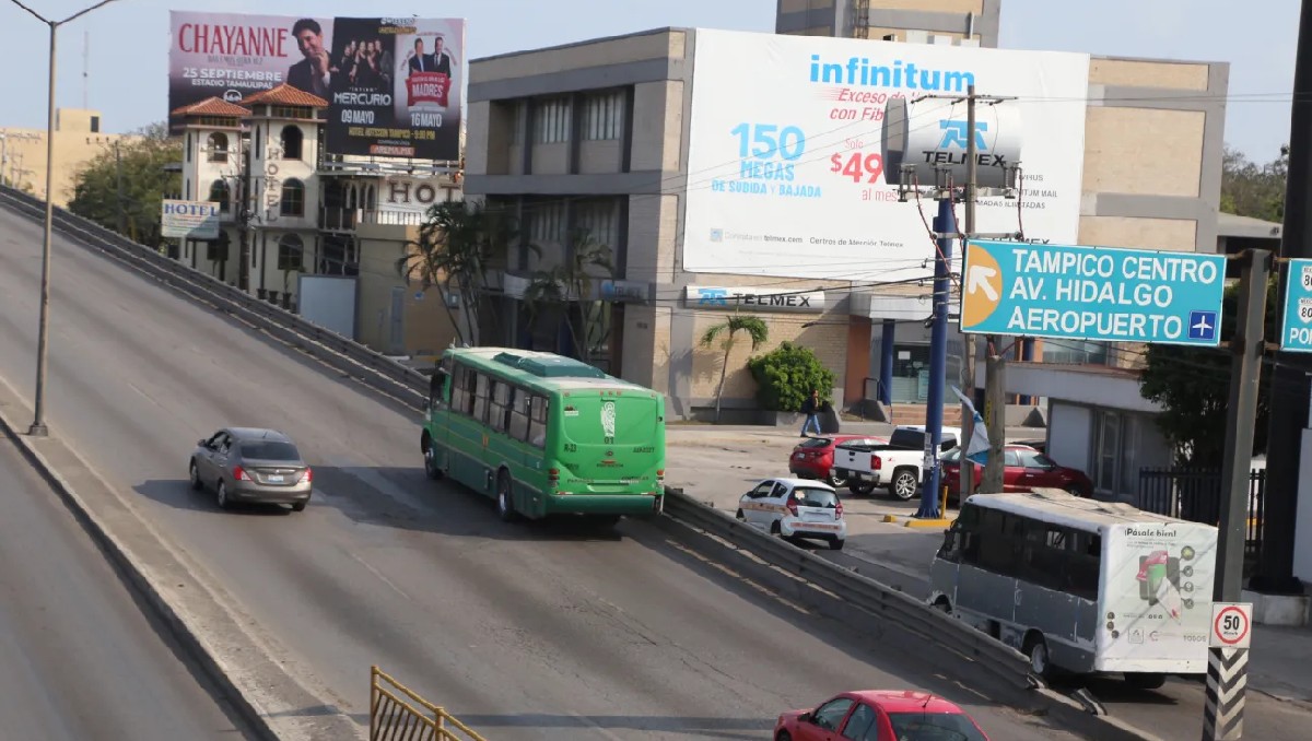 Transporte público en Tampico cambia de ruta por tráfico. (Yazmín Sánchez)