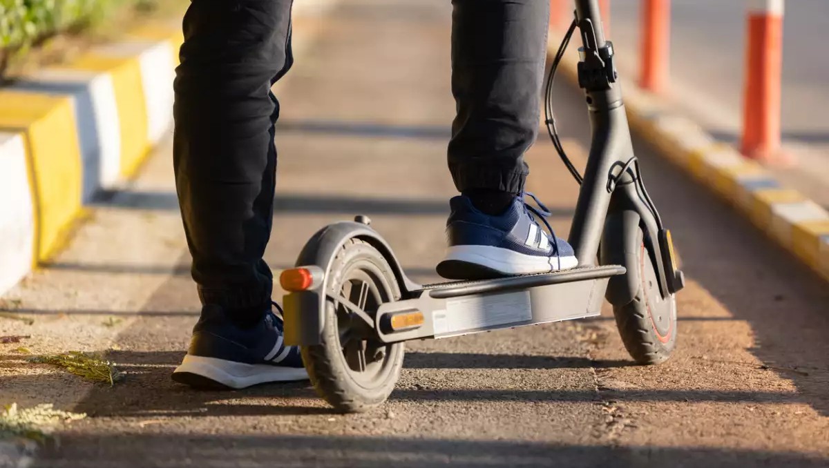Guanajuato busca regular y reglamentar los patines eléctricos para prevenir accidentes viales y mejorar el orden en las vías públicas.