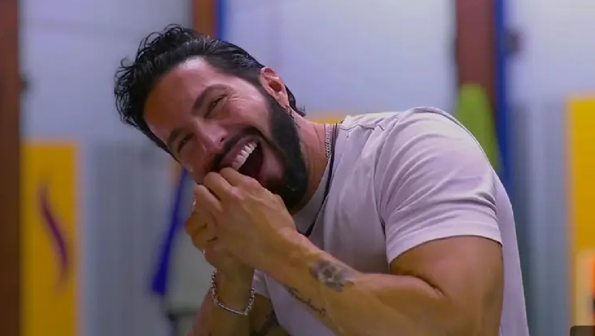 Poncho de Nigris vuelve a burlarse de pastelería | Especial
