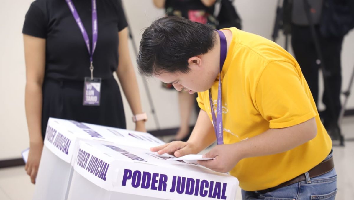 Simulacro de elecciones en Nuevo León del Poder Judicial. Luis Guerra