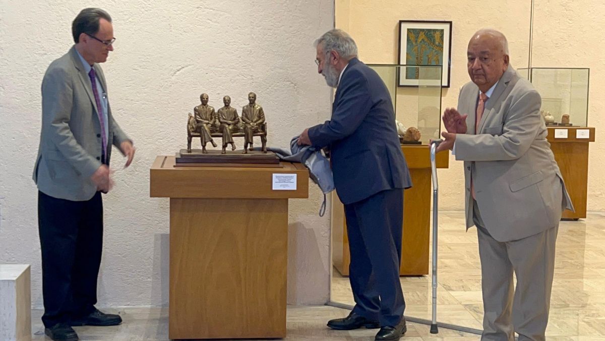 La Biblioteca Raúl Rangel Frías inauguró una exposición con más de 100 piezas. Mayte Villasana