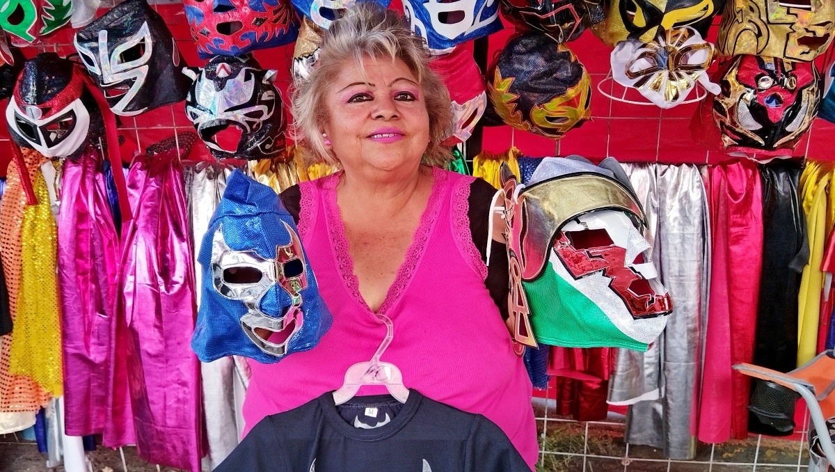 Flor La Güera lleva 30 años llenando de color y brillo la Arena Puebla | Angélica Tenahua