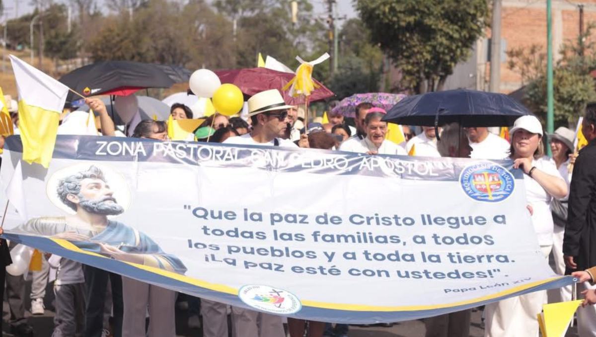 Piden paz en México con emotiva caminata en Toluca. | Especial