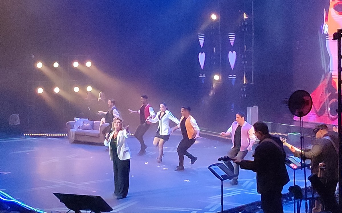 Angélica María y Angélica Vale estuvieron tres horas en el escenario. Foto: Especial