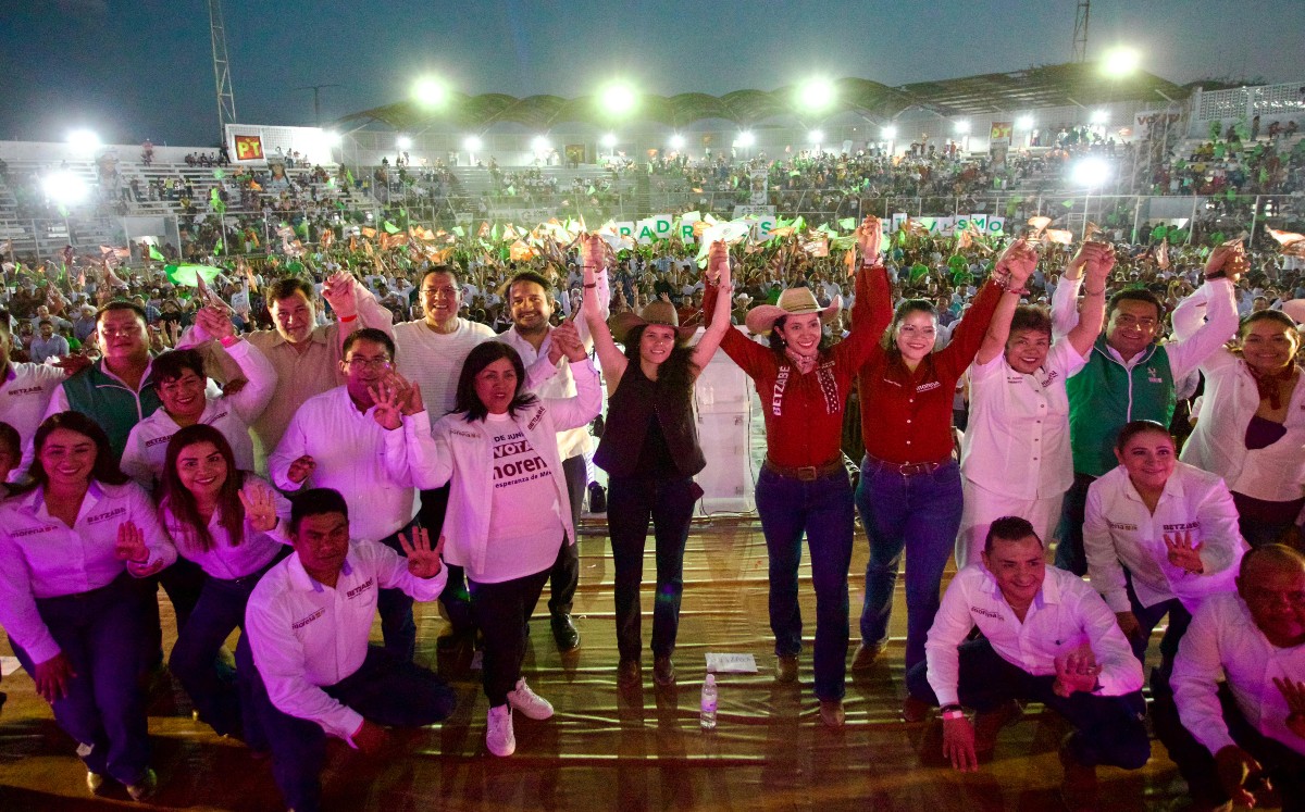 Betzabé Martínez cierra campaña desde el estadio Rosa Laguna. l Roberto Amaya