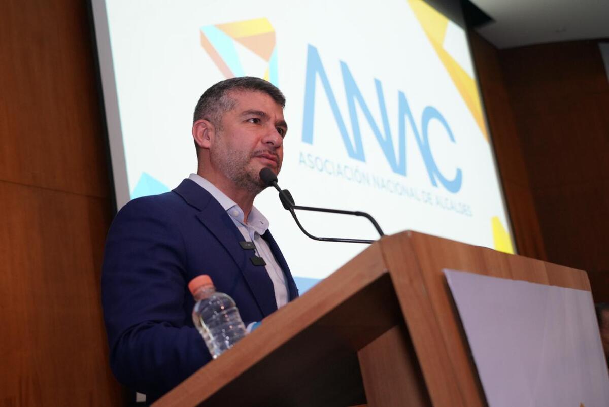 Mauricio Tabe, presidente de la ANAC, dijo que no es con marchas ni concentraciones en el Zócalo como se responde a Estados Unidos. | Foto: Especial