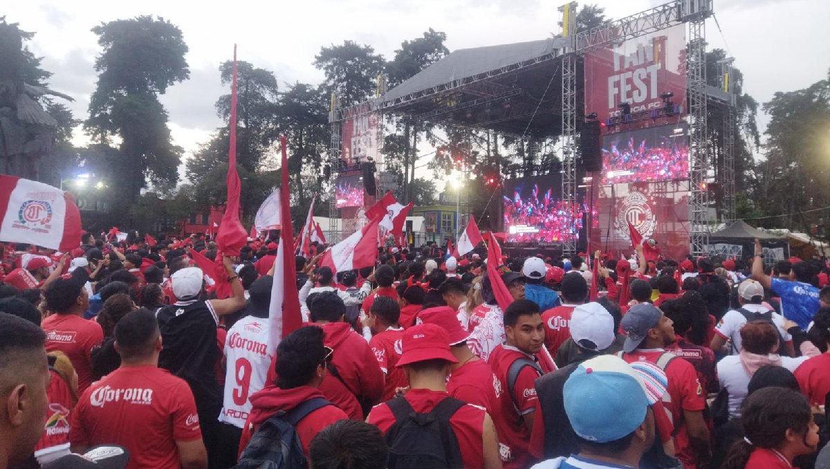 Festejos por victoria del Toluca dejan saldo blanco en la capital mexiquense. Foto: (Sergio Villafuerte)
