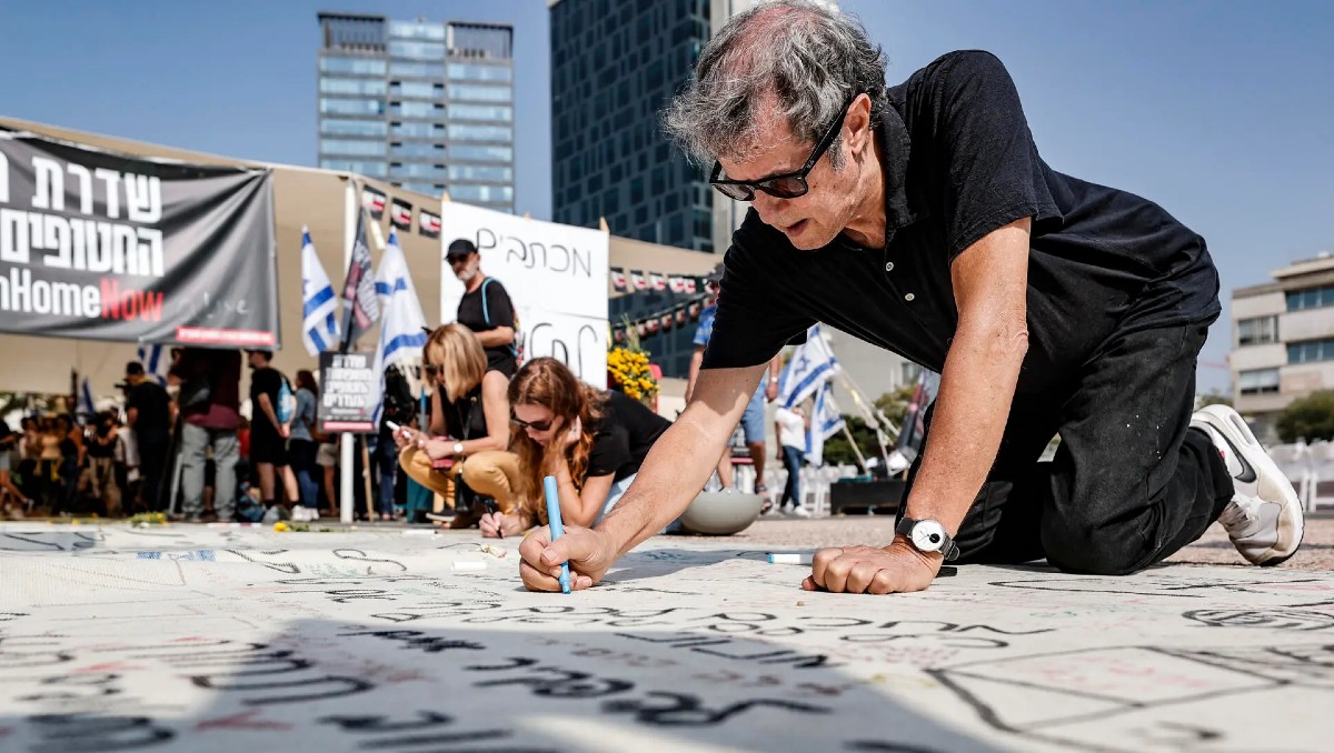 Los familiares exigen la liberación de rehenes vivos y muertos "a cualquier precio". (Foto: EFE)