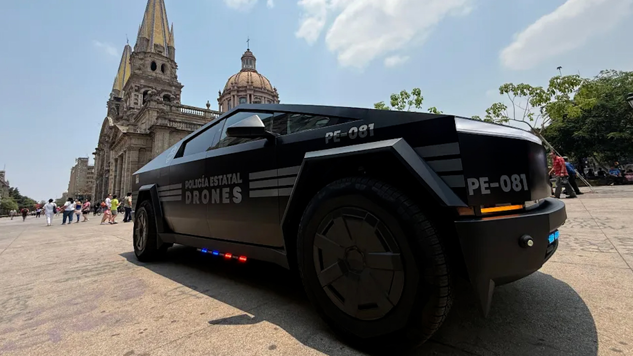 Jalisco adquiere 678 nuevas patrullas, entre ellas 3 Cybertruck para tareas de inteligencia