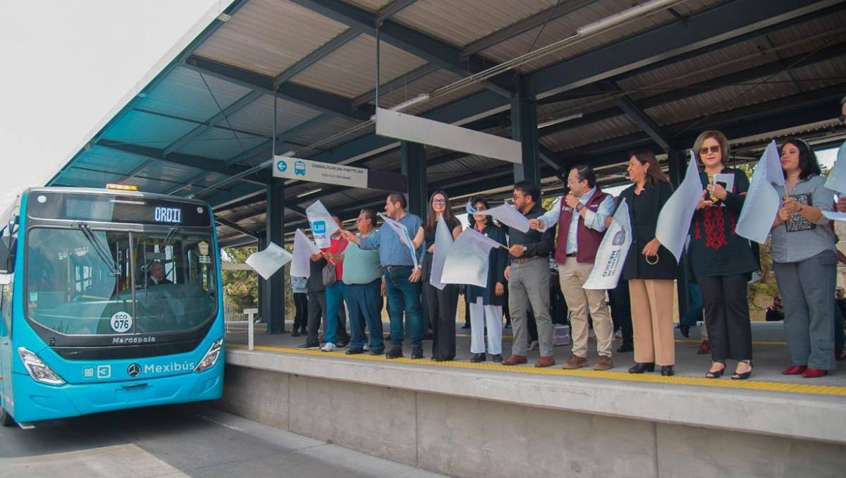Cada unidad tiene capacidad para 160 pasajeros y está equipada con cámaras de seguridad. | Especial