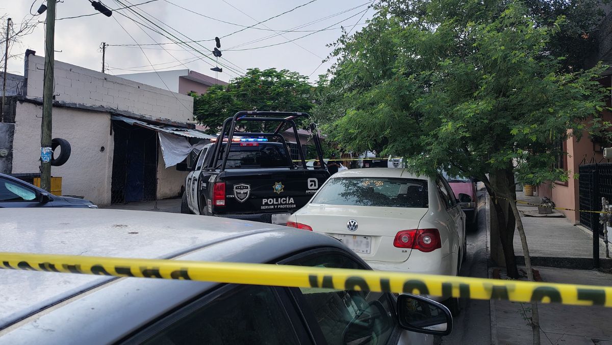 El cuerpo de la víctima quedó en medio de la calle, en plena vía pública. Marcela Cuevas