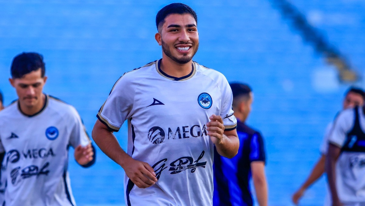 Deivoon Magaña, en entrenamiento con la Jaiba Brava.