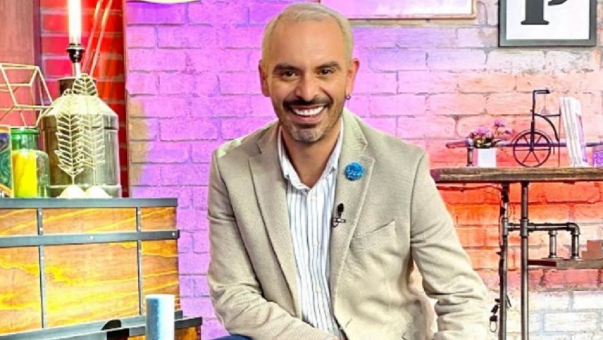Eduardo Carrillo llama "payasa" a Cazzu | Especial