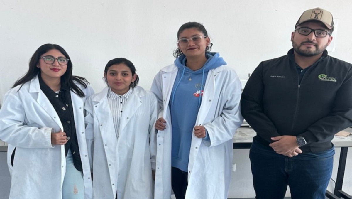 Eimy Infante, América Ramírez y Zygeydy Palacios, estudiantes de la Licenciatura en Comercio Internacional y Aduanas. (cortesía)