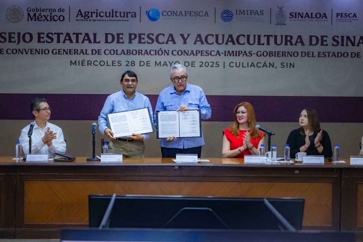 El gobernador Rubén Rocha refirió que Sinaloa es el único estado que tiene un programa de entrega de motores marinos. | Especial