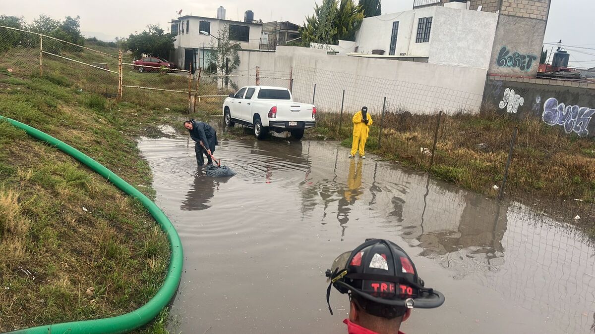 Inundaciones tras lluvias en Mineral de la Reforma. (Cortesía)