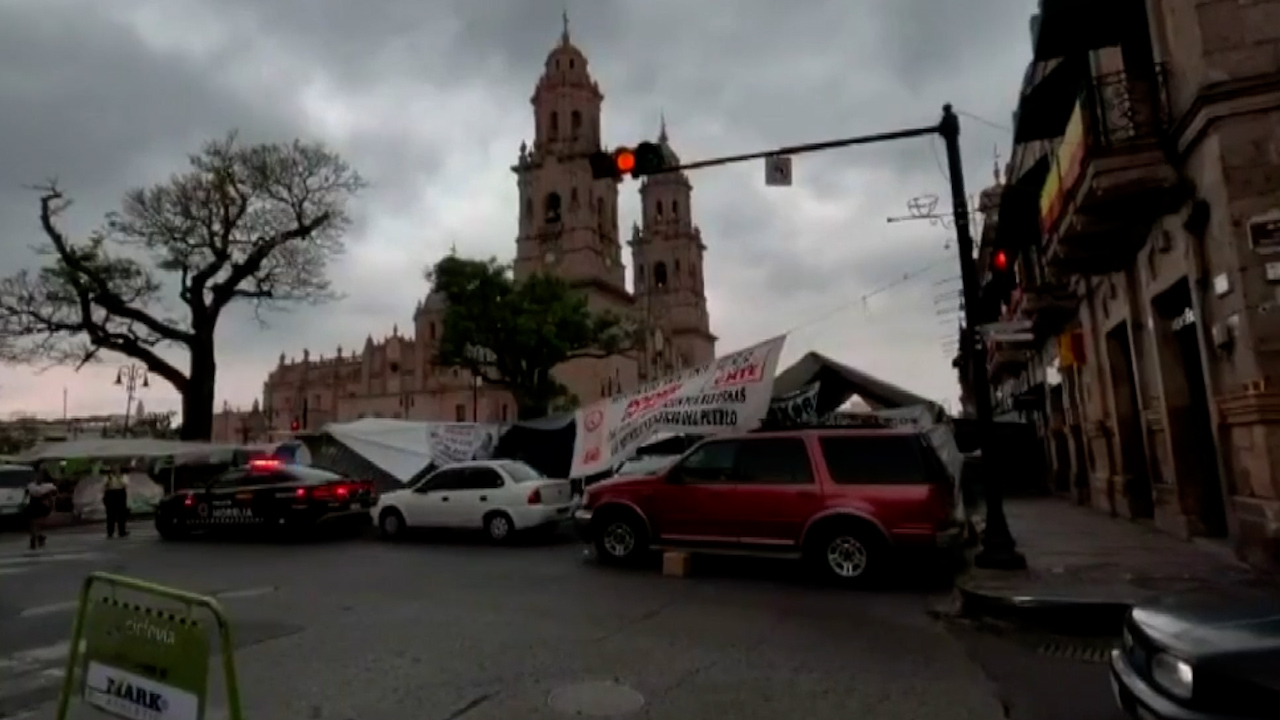 Protestas de la CNTE paralizan tránsito en Morelia; iglesias cierran por seguridad