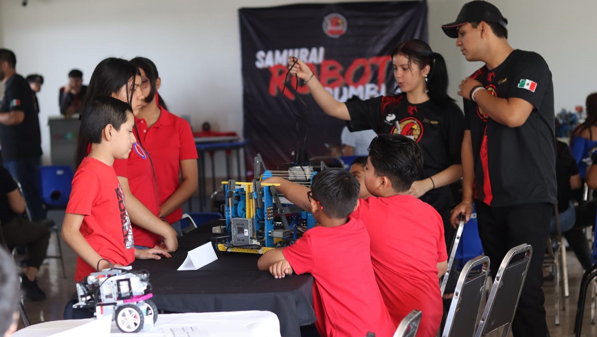 Samurai Code Jr. es un grupo de alumnos de secundaria con amor a la robótica. (cortesía)