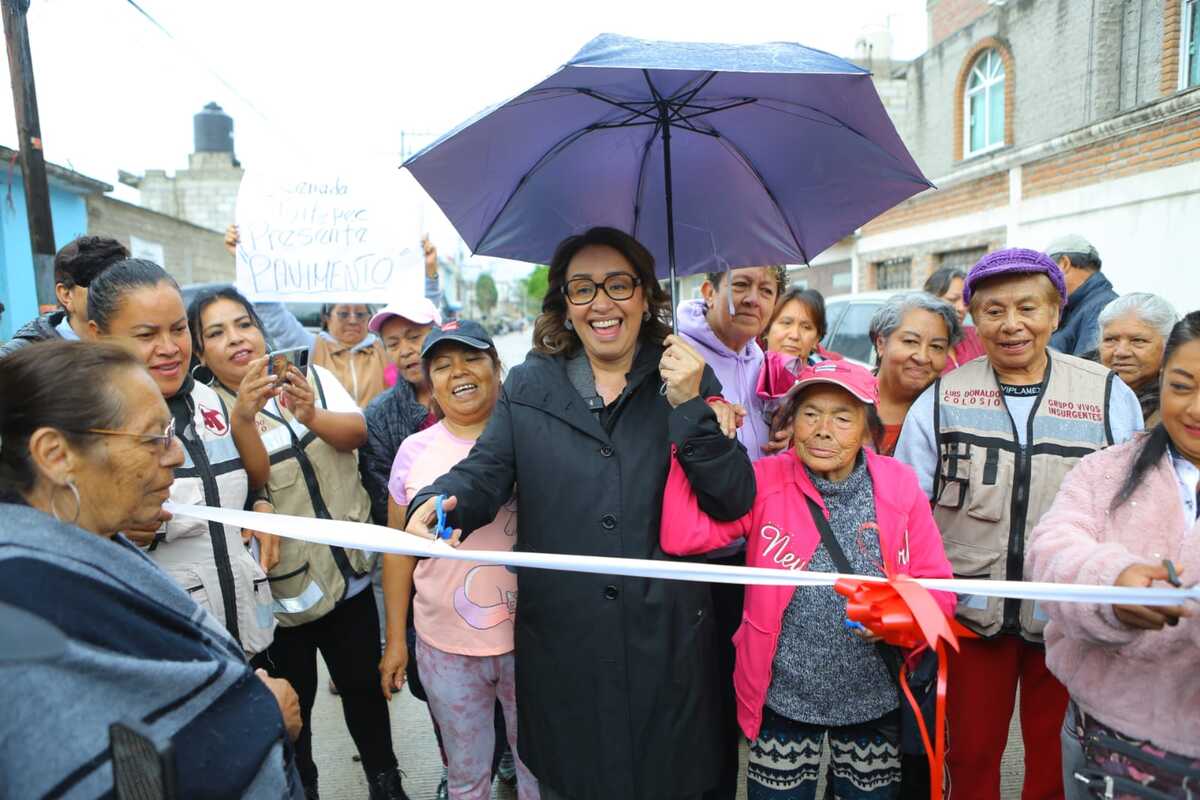 La alcaldesa Azucena Cisneros Coss inauguró calles como parte del programa Cimientos de Esperanza. | Especial