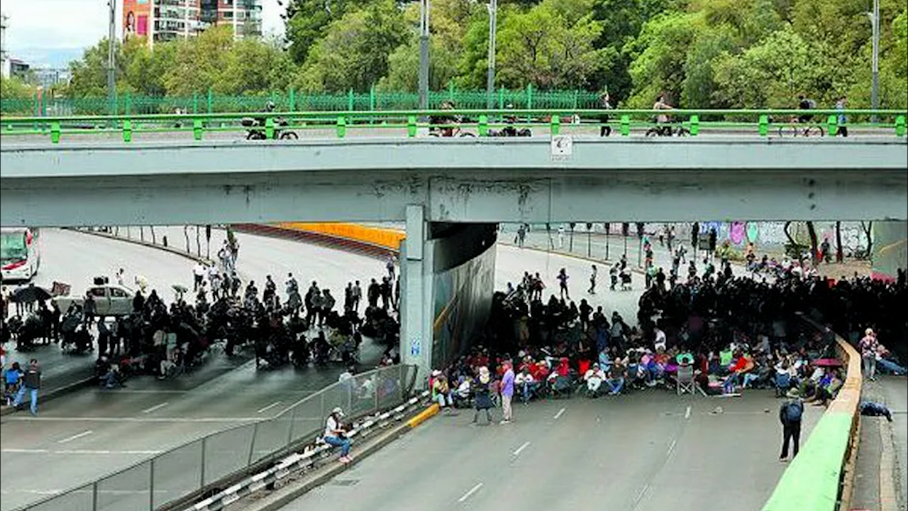 CNTE ve los 'paliativos' con los titulares de gobernación y continúan con el plantón en la CdMx