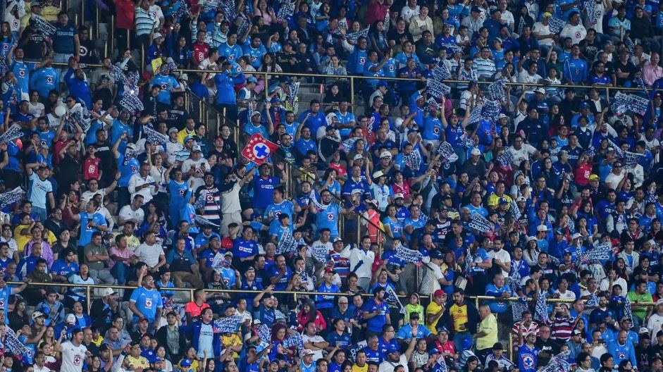 Cruz Azul, en negociaciones para la venta de cerveza en final de Concachampions