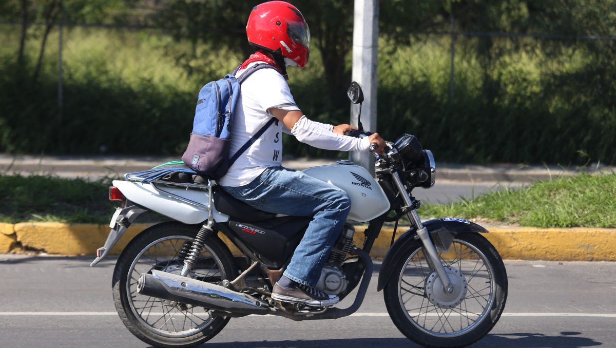Una de las nuevas reglas es que los motociclistas deberán usar un código Qr que muestre su licencia vigente / Jorge López.