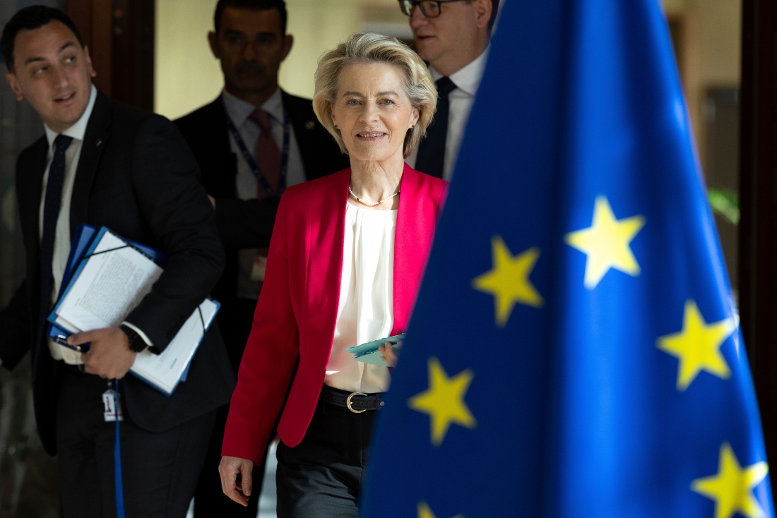 Ursula von der Leyen, da un paso en el proyecto europeo para construir "una Europa independiente". |AP