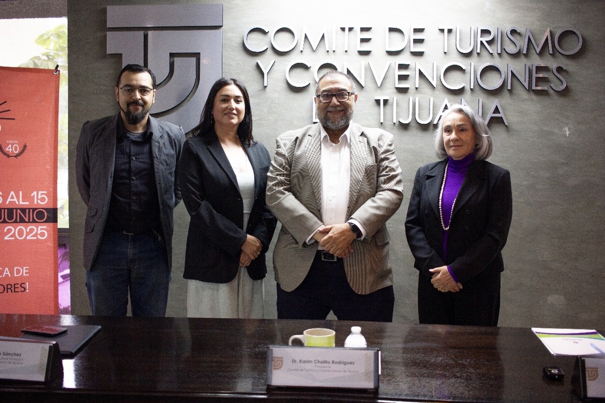 Vladimir López Ontiveros, Illya Haro, Karim Chalita Rodríguez y  Rosario Ruiz Camacho, de la Feria del Libro de Tijuana. (Especial)