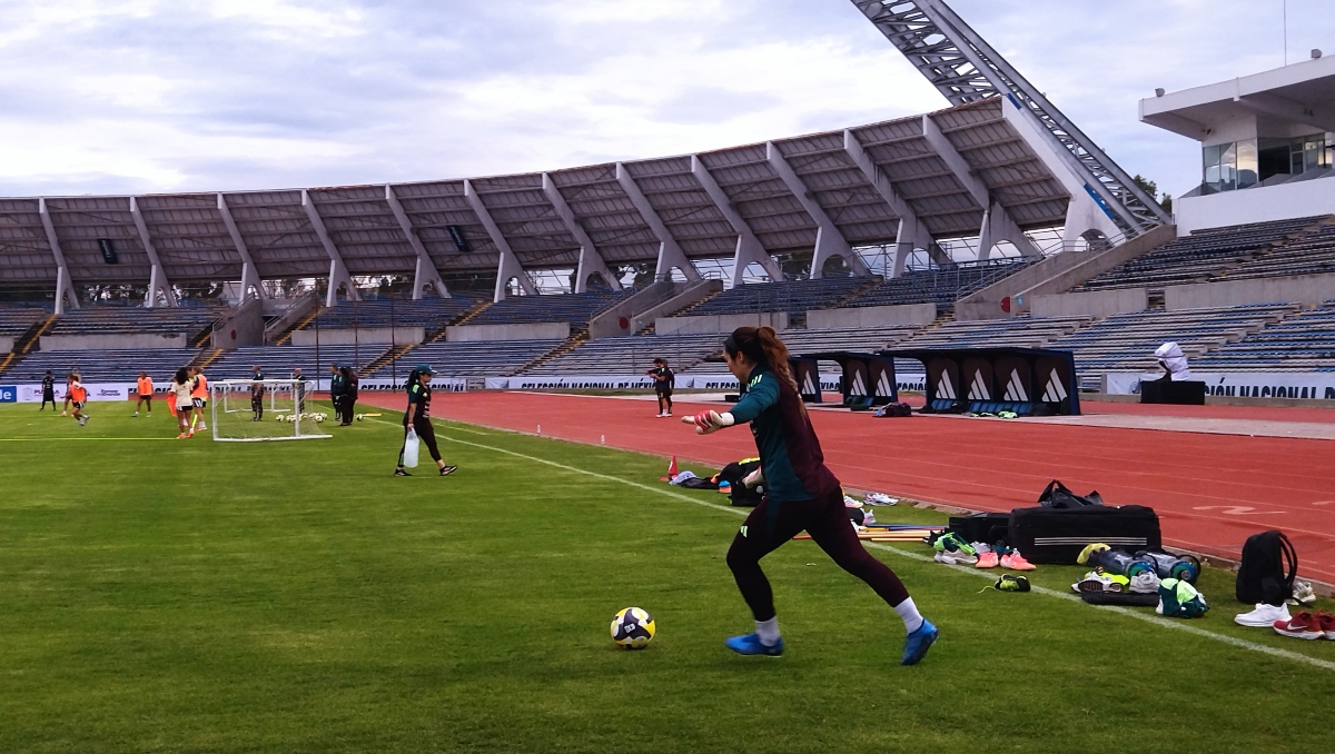 Charlyn Corral va con Selección Mexicana por victoria ante Uruguay | Jaime Zambrano
