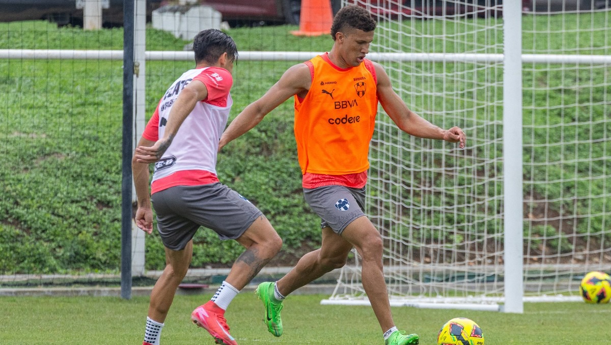Domènec Torrent ajusta detalles rumbo al Mundial de Clubes (X @Rayados)