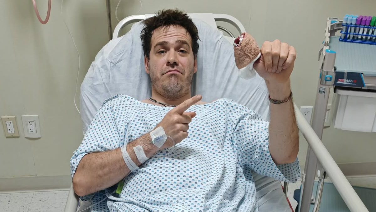 Jimmy, de 'Pongámoslo a Prueba', comparte foto desde el hospital: "Gajes del oficio"