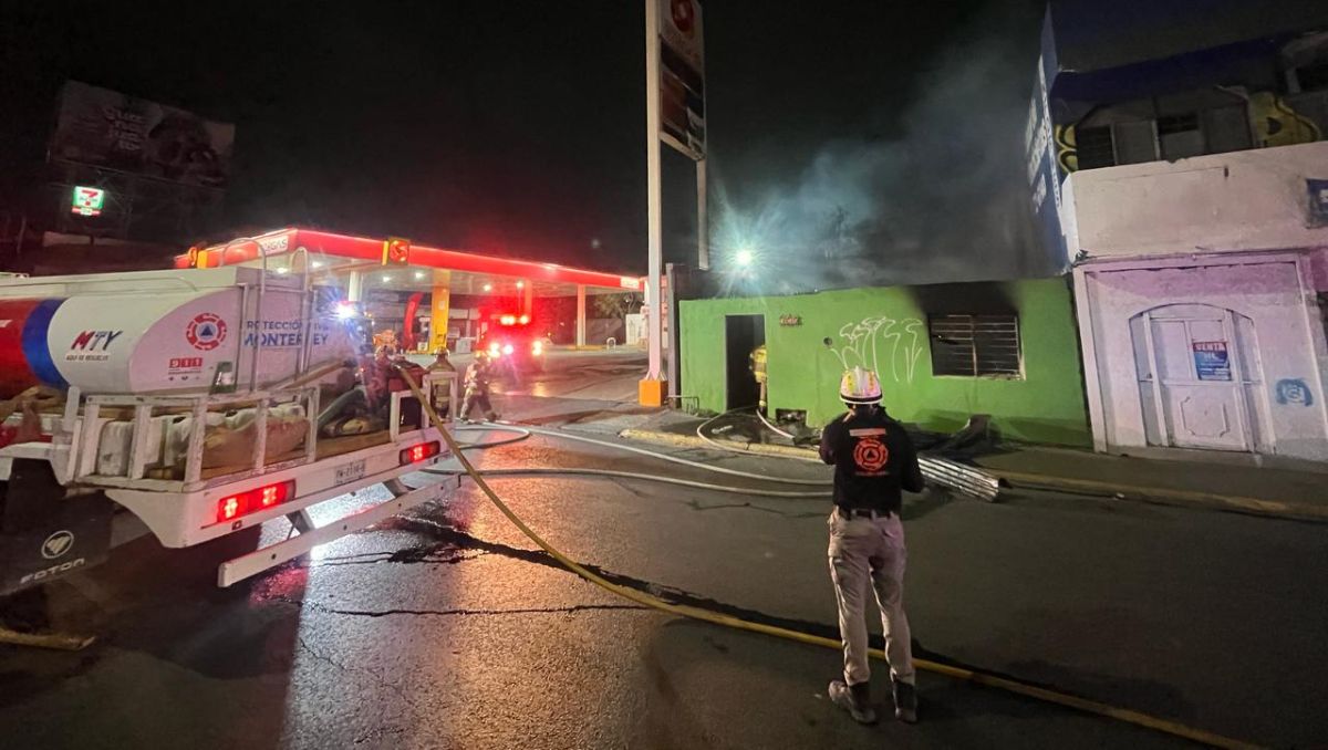 De manera preventiva se desalojó a trabajadores de una gasolinera que se ubica cerca de los hechos. Especial