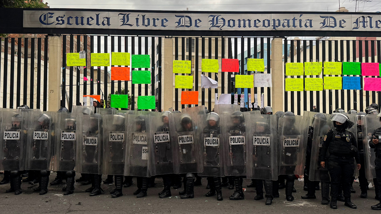 Rojo de la Vega critica uso de granaderos en conflicto con vecinos de la colonia Peralvillo