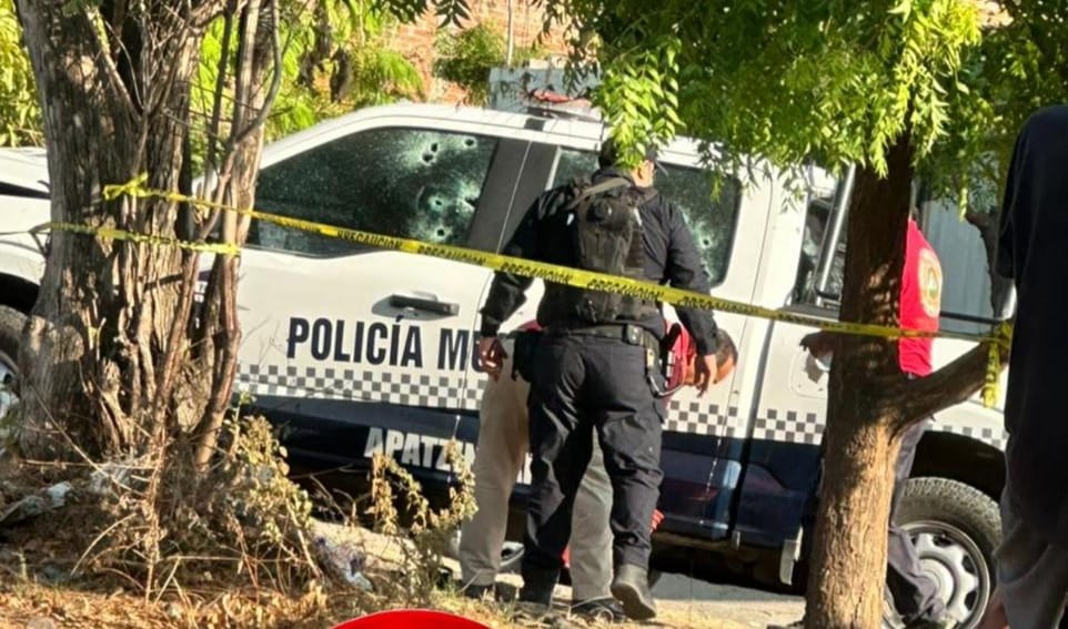 Crimen organizado ataca a patrulla en Apatzingán; mueren dos oficiales | Especial