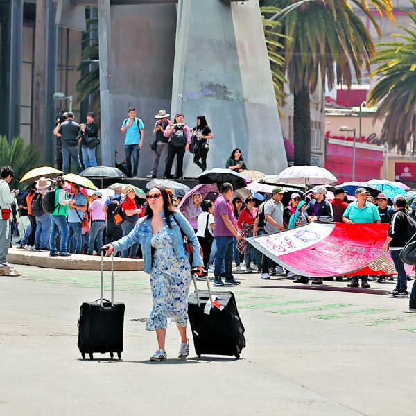 Integrantes de la Coordinadora bloquearon nuevamente Paseo de la Reforma. EFE