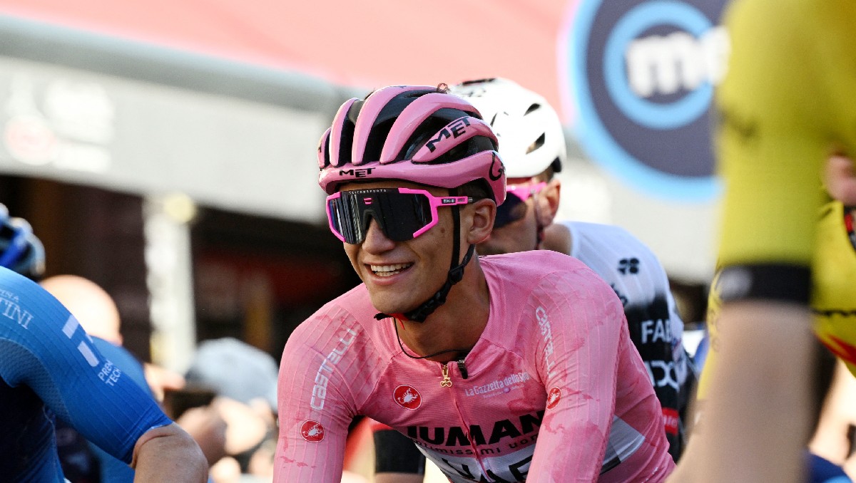 Isaac del Toro, el joven mexicano que refresca el ciclismo mundial con su subcampeonato del Giro de Italia (Reuters)
