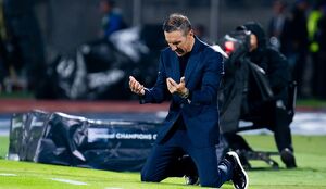 Vicente Sánchez soltó en llanto tras el silbatazo final que marcaba el campeonato de Cruz Azul en la Concacaf Champions Cup.