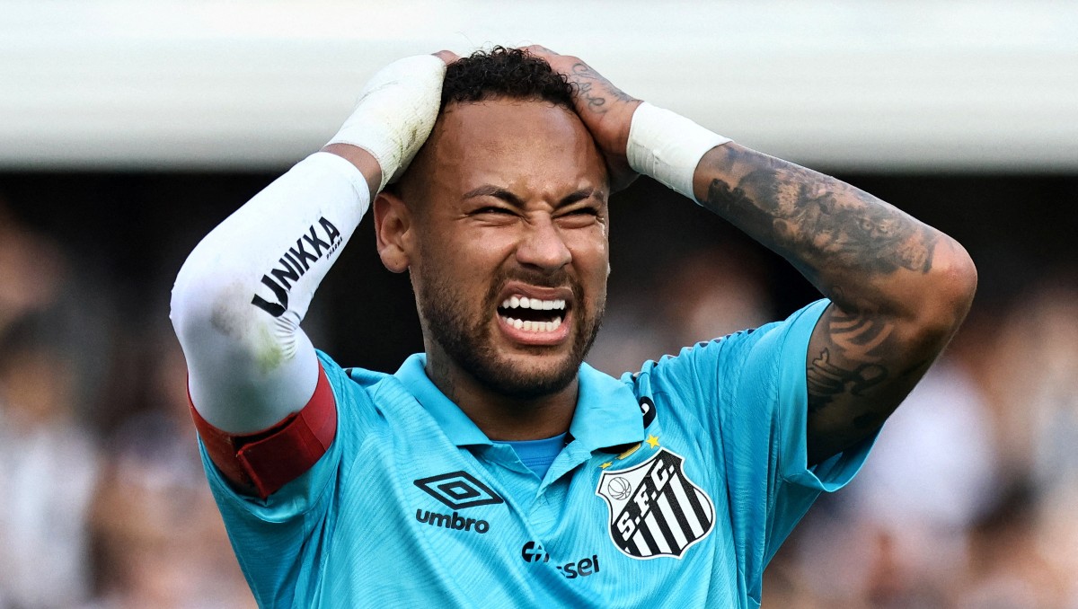 Neymar es expulsado en su primer partido oficial con el Santos (Reuters)