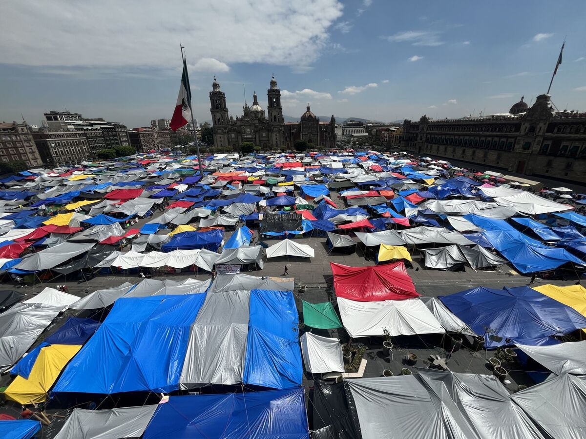 Integrantes de la CNTE se mantienen en el plantón del Zócalo de la Ciudad de México. | Archivo Cuartoscuro