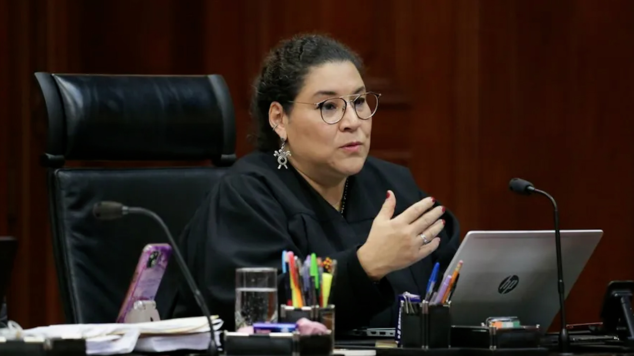Lenia Batres lidera conteo rápido para la SCJN en elección judicial